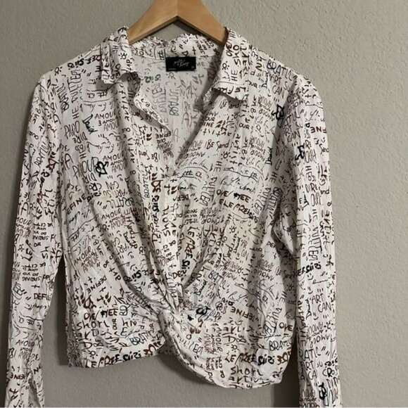 Milk & Honey print crop front twist dress shirt size medium - Picture 4 of 10